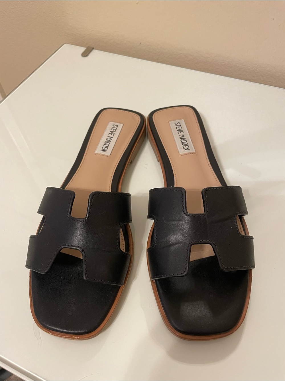Steve Madden Black Leather sandals
